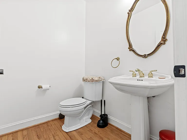 14216 Cervantes Ave — Photo 20