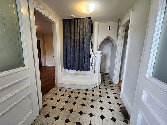 Entry door inside