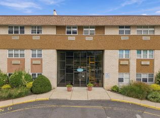1111 River Rd APT G16, Edgewater, NJ 07020