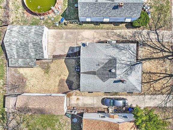 4th image of 1368 W Marietta St