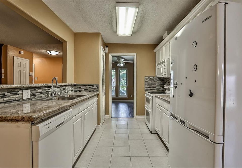 1st image of 22627 Elsinore Dr