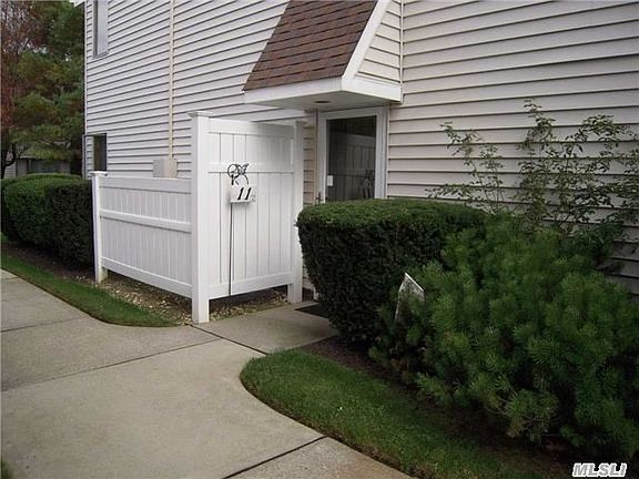 5th image of 20 Laurel Ave APT 11