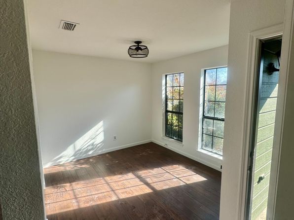 1211 Wyndham Dr