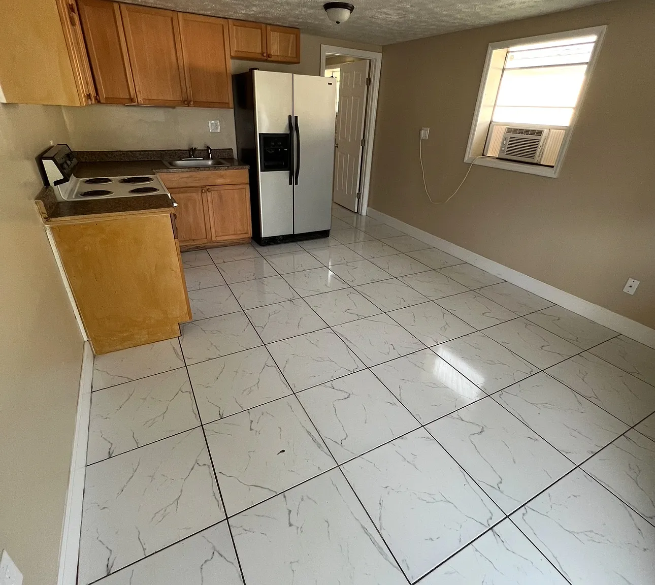 1 bed, 390 sqft, $1,100 — Photo 2