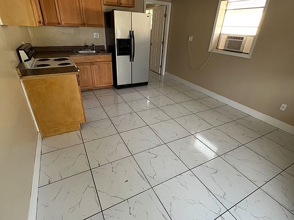 2nd image of 1805 Reynolds Rd APT 03