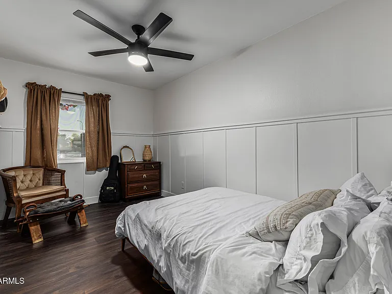 2200 N Los Altos Dr — Photo 20