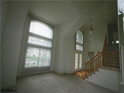 4th image of 408 Glenn Ave