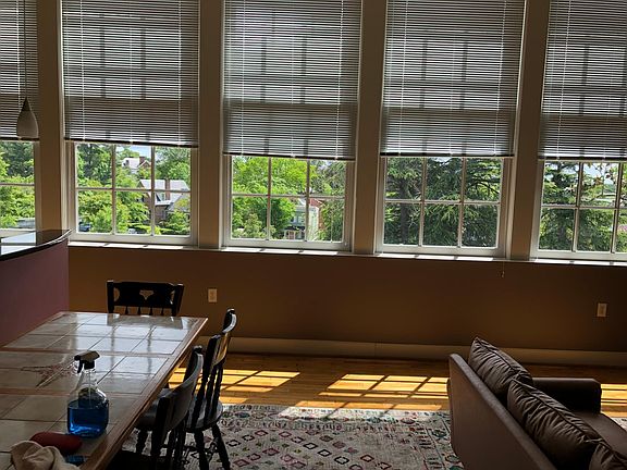 2nd image of 900 Barton St Unit 303