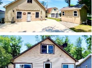 3122 Shore Dr, Port Austin, MI 48467