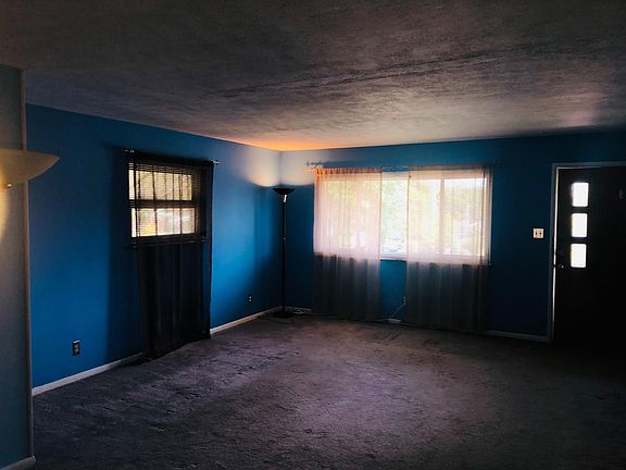 4th image of 3243 Blueacres Dr