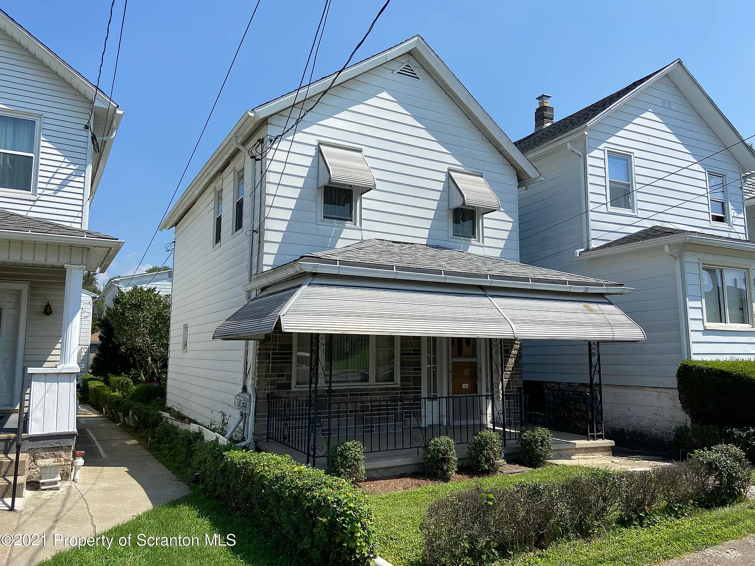 219 Charles St photo 1