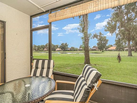 3rd image of 983 Country Club Dr