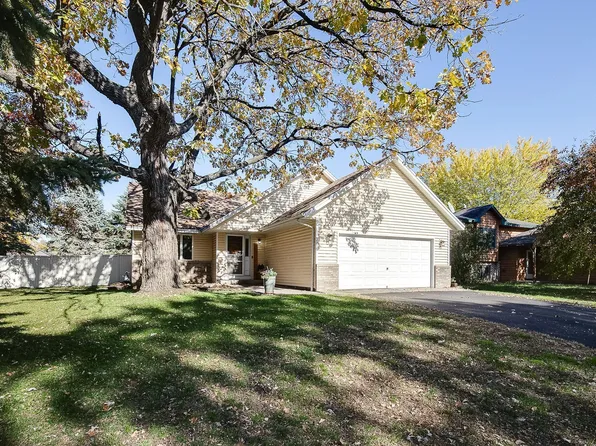 706 N Brookview Ln SW, Isanti, MN 55040