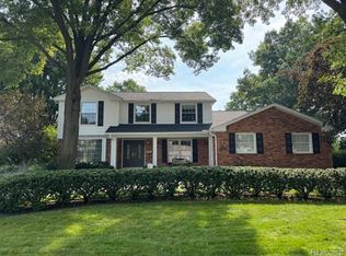 3858 Burkoff Dr, Troy, MI