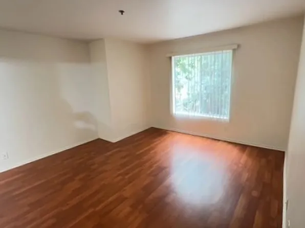 290 N Madison Ave #110, Pasadena, CA 91101