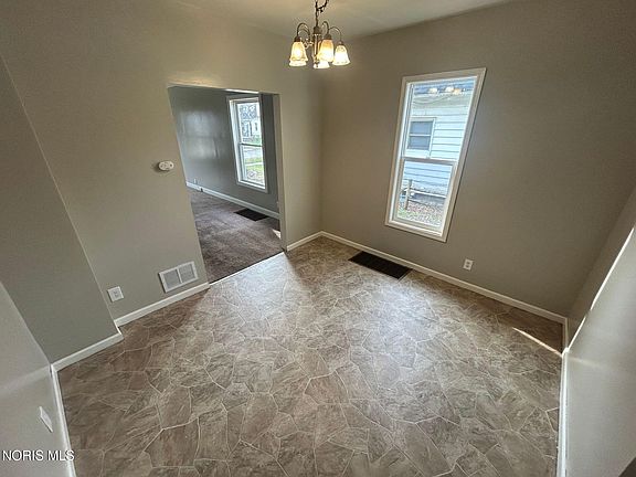 5th image of 518 Myers St