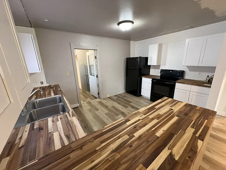 114 W Jefferson Ave — Photo 4
