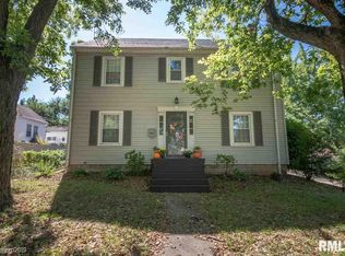 1010 Chestnut St, Pekin, IL 61554