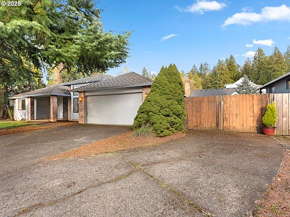 3rd image of 6144 SE Eastbrook Dr