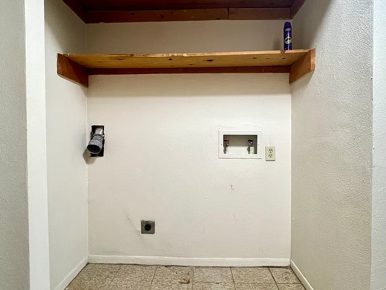 25 Yorkshire Ln #3 — Photo 8
