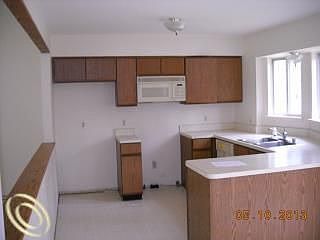 3rd image of 953 Meadowlark Dr