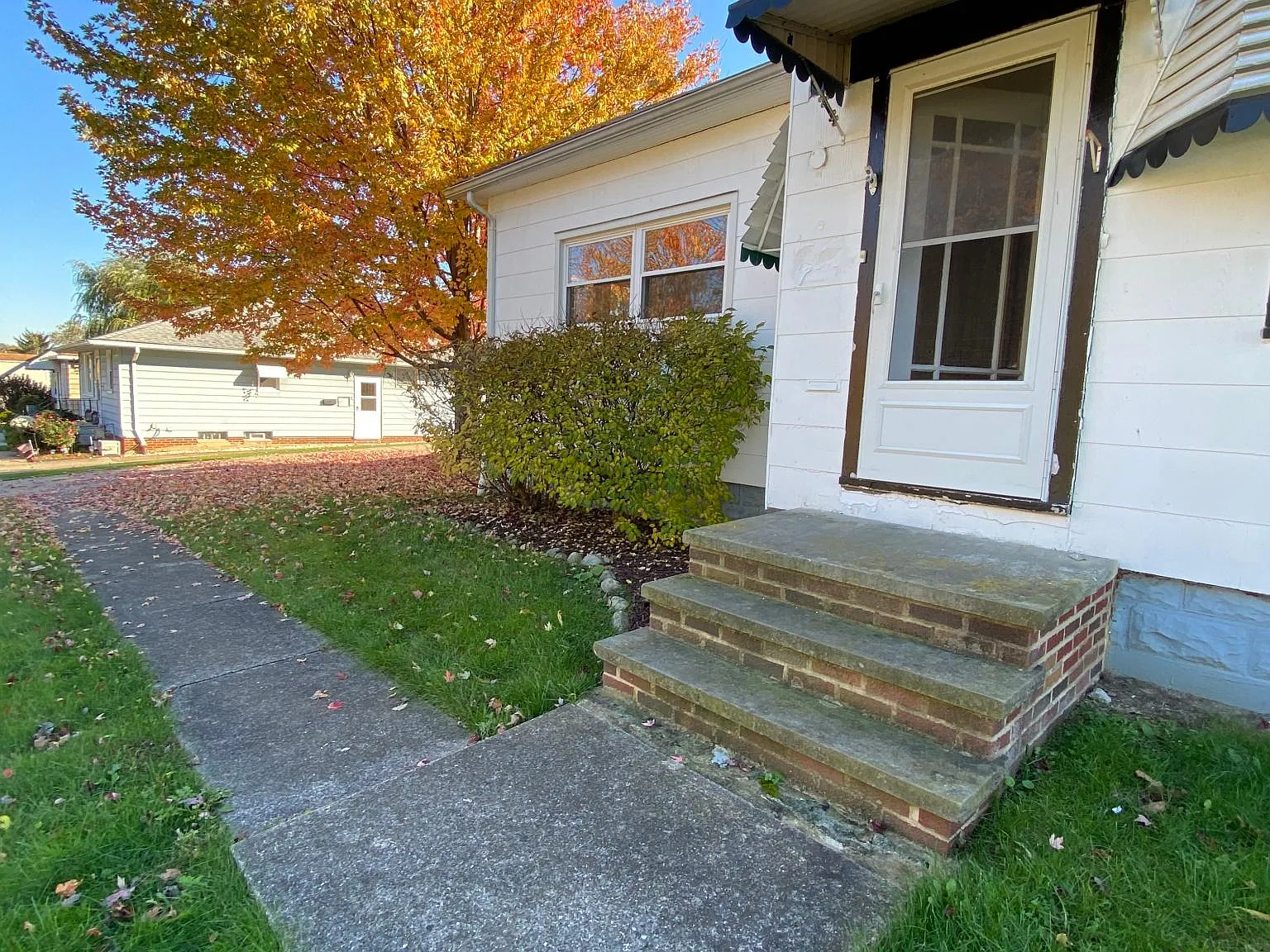 3 bed, 1200 sqft, $1,150 — Photo 3