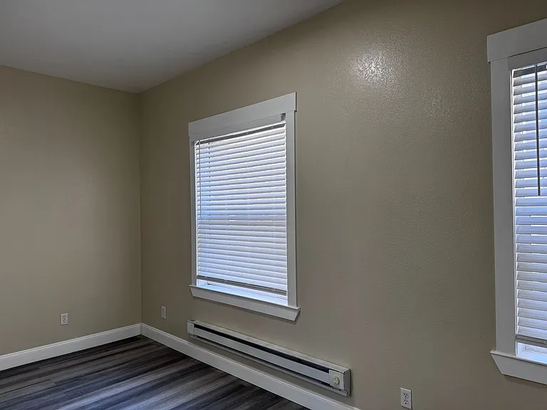 2070 University Avenue — Photo 49
