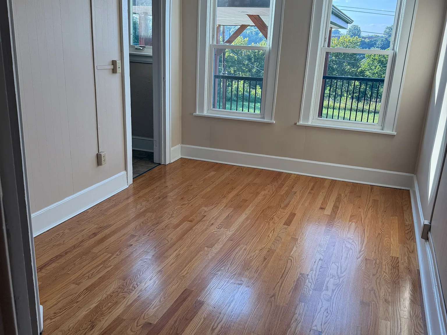 2 bed, 1000 sqft, $815 — Photo 3