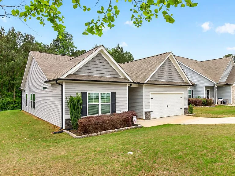 55 Hill Top Cir — Photo 4