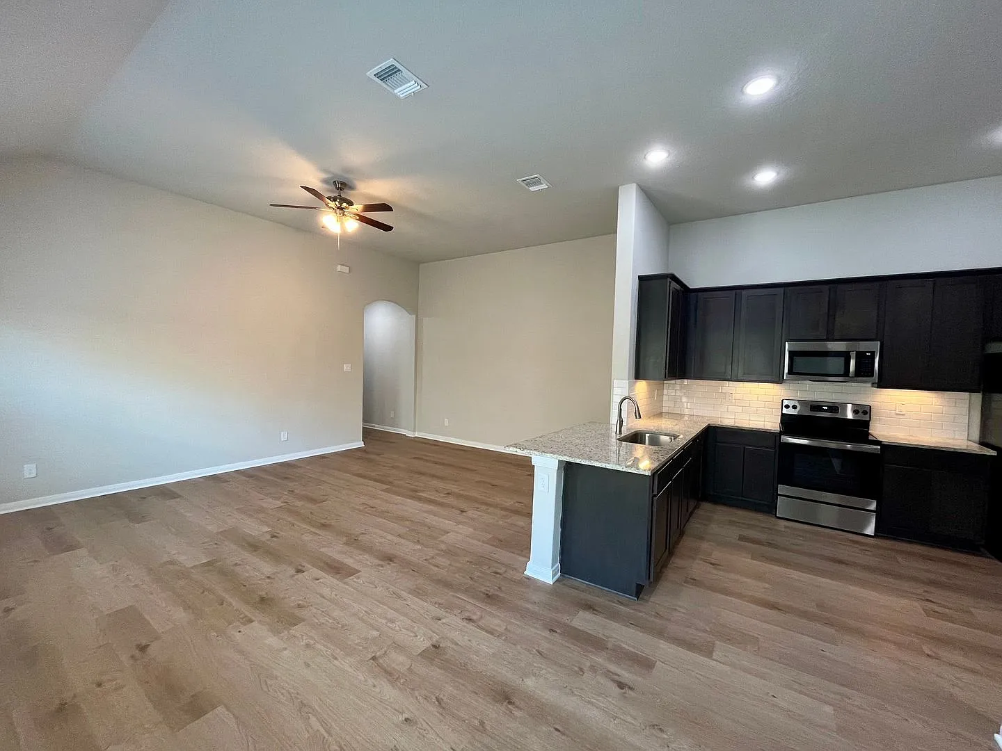 New Braunfels Move In Ready — Photo 3