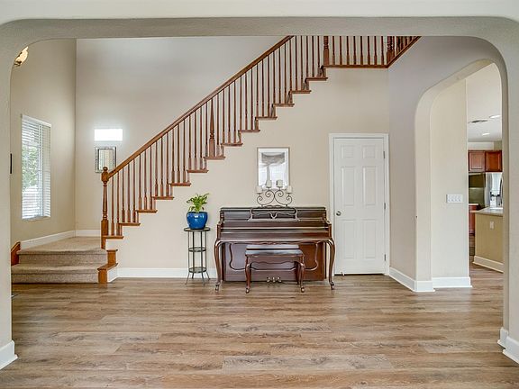 5th image of 250 Allaire Cir