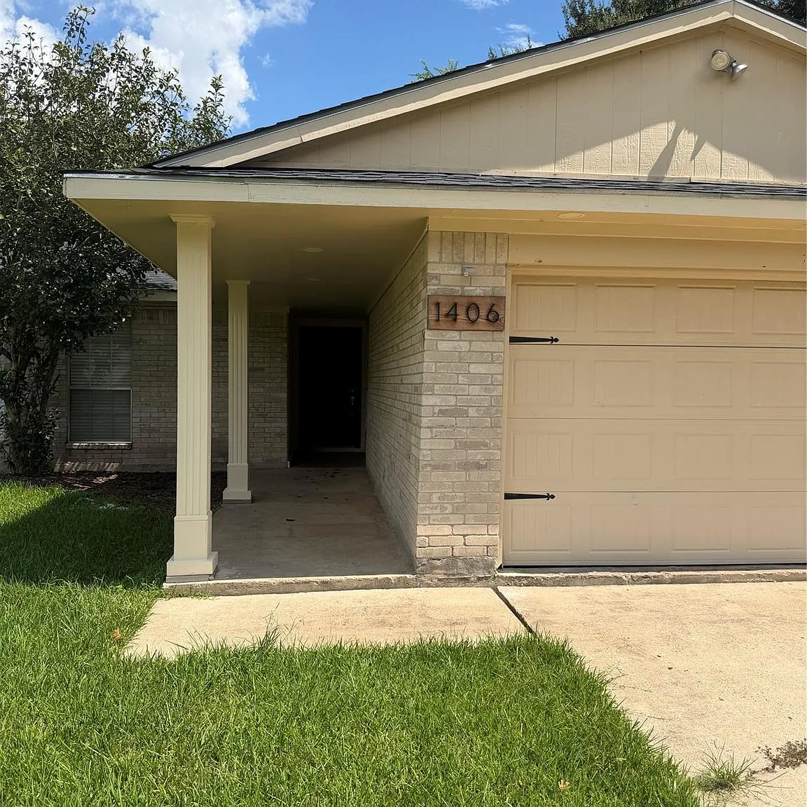 3 bed, 2.0 bath, 1364 sqft, $1,850 — Photo 2