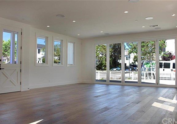 2nd image of 521 Orchid Ave