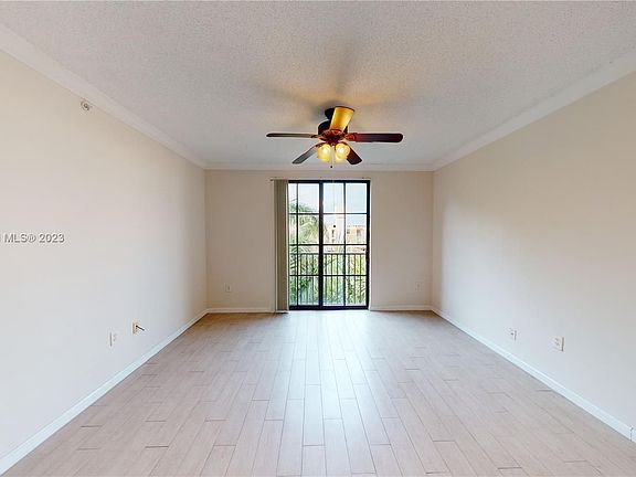 2nd image of 720 S Sapodilla Ave #514