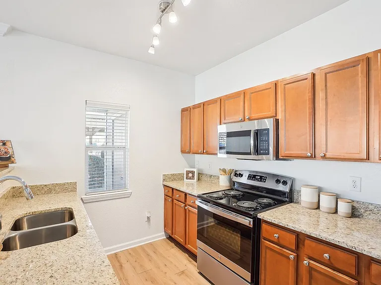Greystone at Widewaters — Photo 10