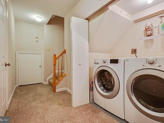 Front loading washer/ dryer
