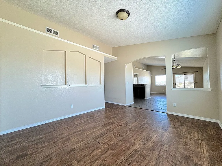 12981 Alfredo Apodaca — Photo 3