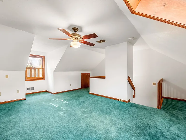 27 Glastonbury Dr — Photo 14