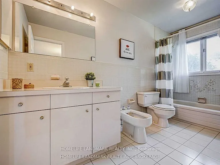 44 Frontenac Ave — Photo 30