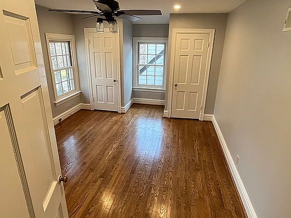 Master Bedroom (22' x 14')