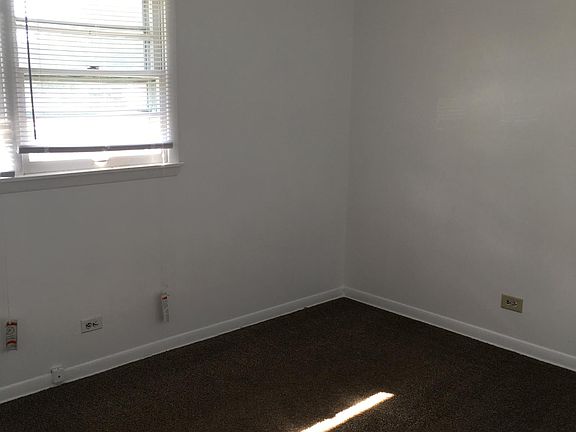 3rd image of 14905 Sacramento Ave