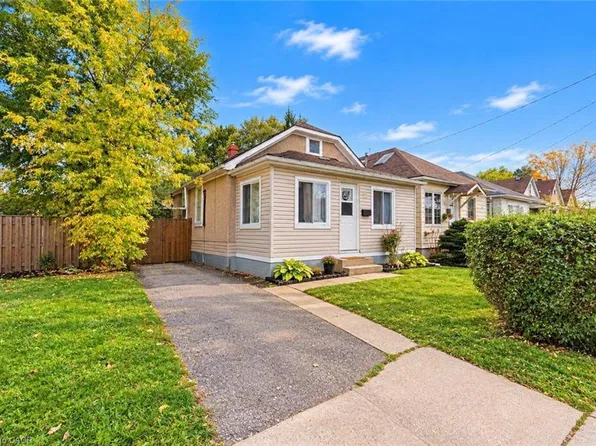 12 Merigold St, Saint Catharines, ON L2S 2N3