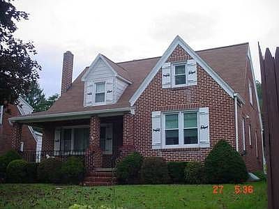 1st image of 210 Woodward Ave