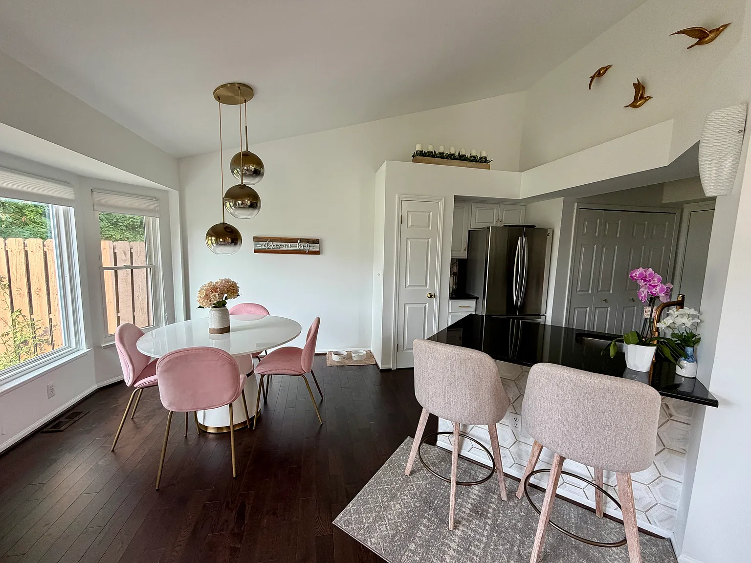 2 bed, 1200 sqft, $3,200 — Photo 1