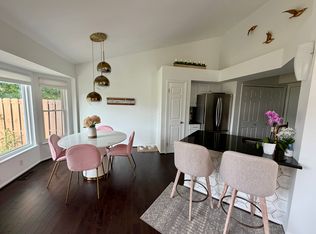 887 Whisperwood Trl, Fenton, MI 48430