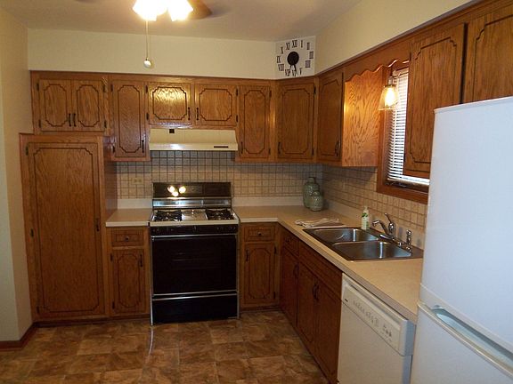 2nd image of 16724 Paxton Ave APT 3N