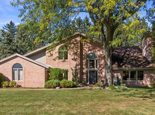 19040 Still Point Trl, Brookfield, WI 53045