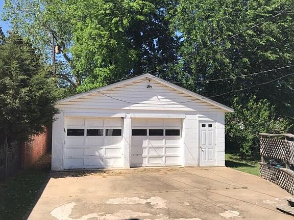 2nd image of 1129 W Symmes St
