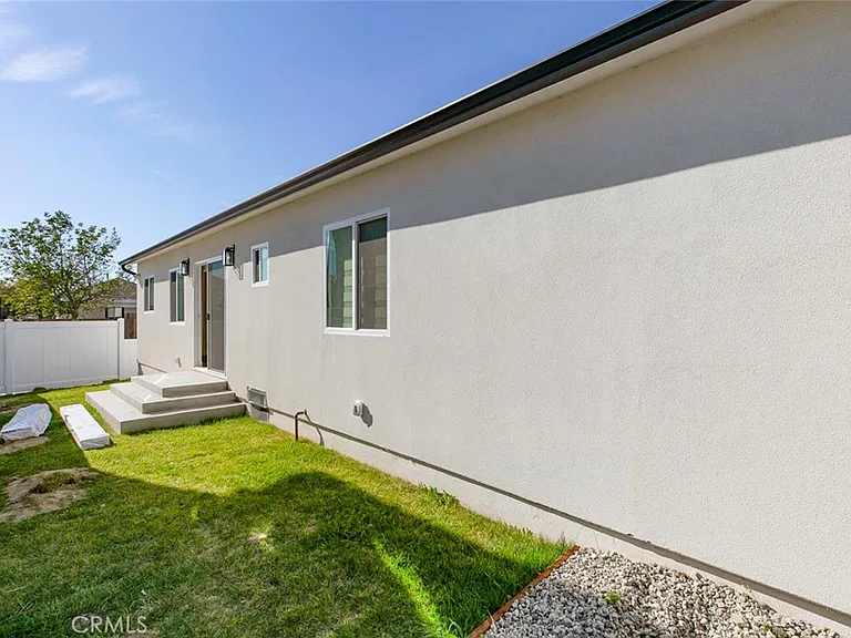 12340 Lull St — Photo 29