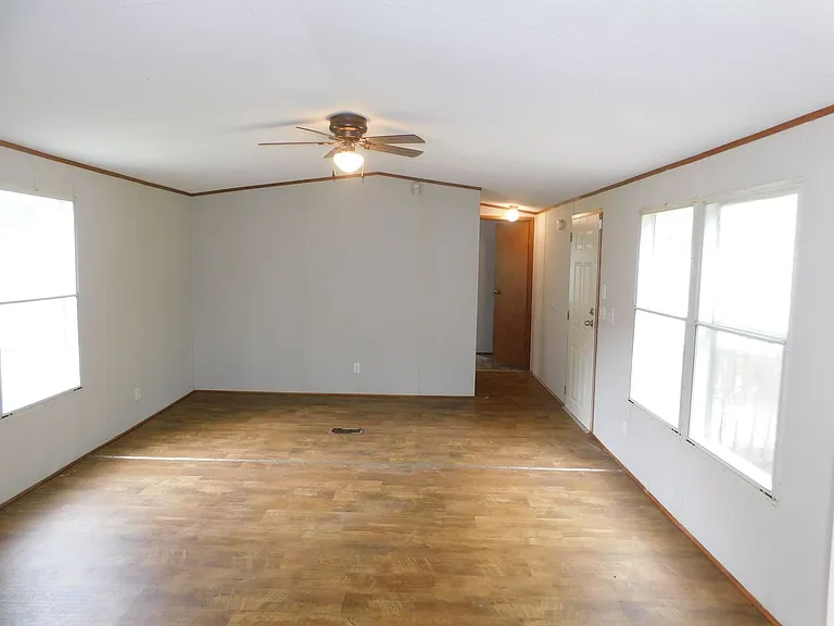 22540 Henry St — Photo 2